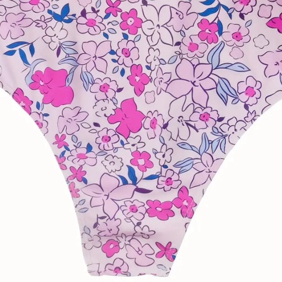 One Piece Swimsuit with Ruffled V-Neck with Open Back - Picture 4 of 15